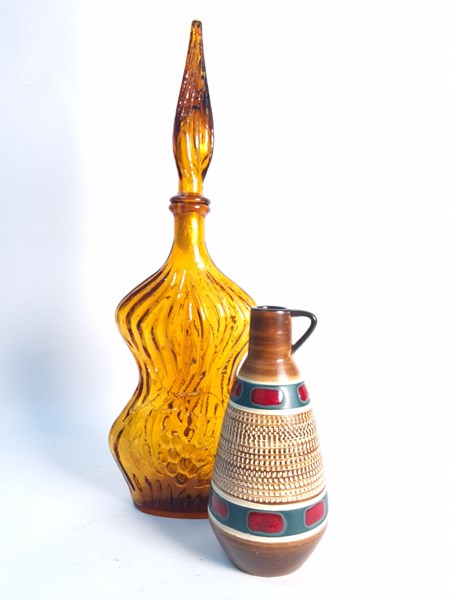 Lot 1367 - JUG & GENIE BOTTLE