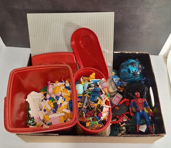 Lot 1397 - VINTAGE TOYS