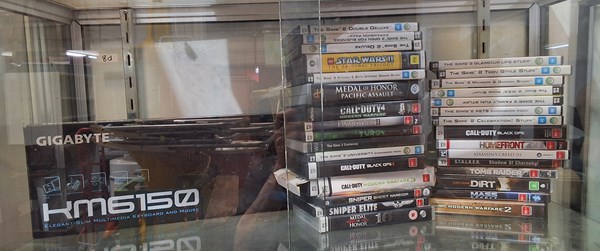 Lot 1389 - PC GAMING LOT