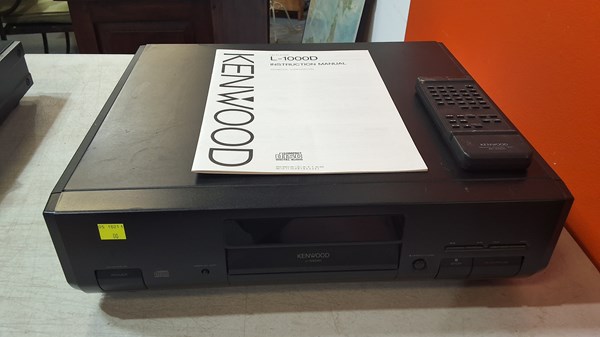 Lot 422 - KENWOOD L-1000D CD PLAYER