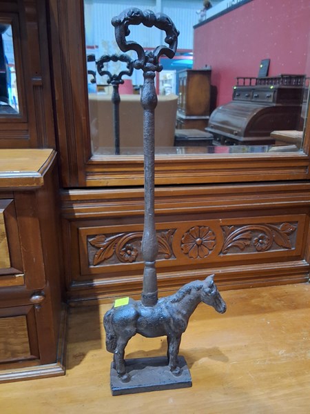 Lot 51 - CAST IRON DOORSTOP