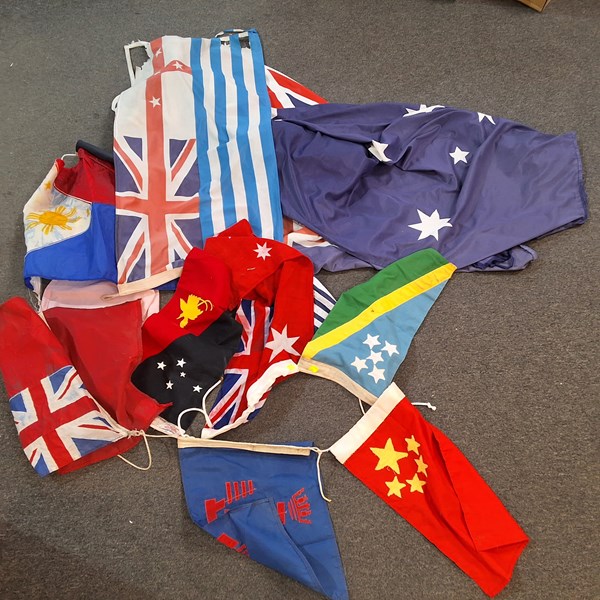Lot 501 - FLAGS
