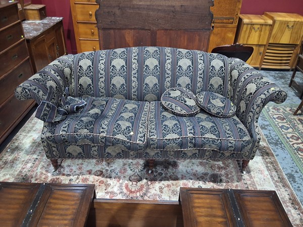Lot 125 - SOFA