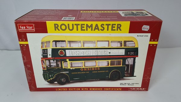 Lot 1237 - MODEL BUS