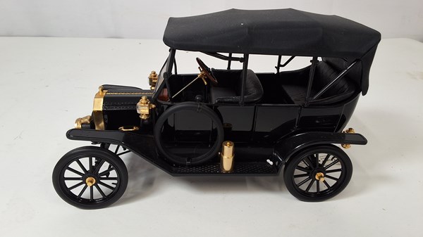 Lot 1422 - MODEL CAR
