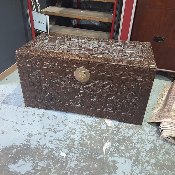 Lot 95 - CAMPHORWOOD TRUNK