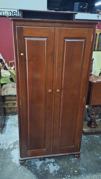 Lot 178 - WARDROBE