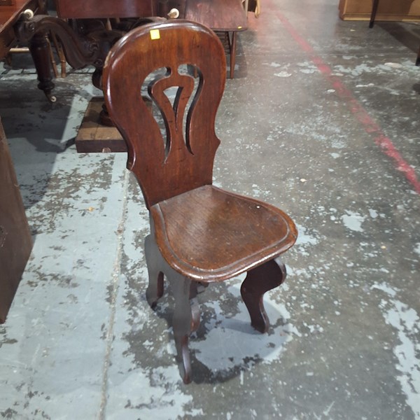 Lot 136 - HALL CHAIR