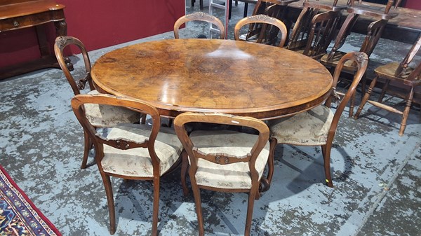 Lot 383 - DINING SUITE