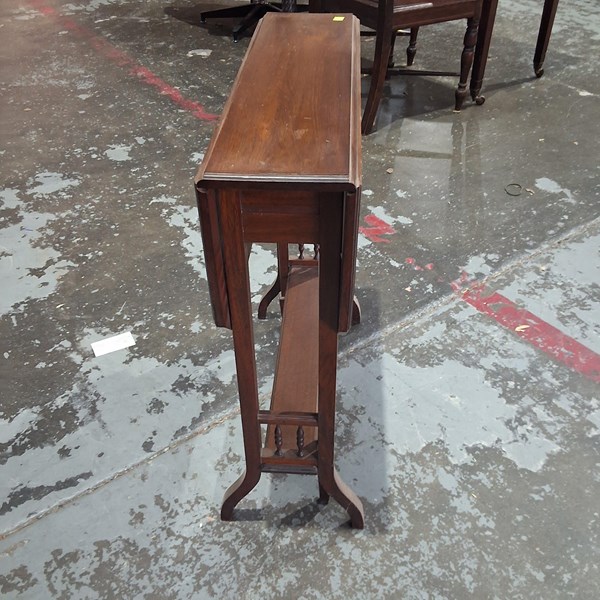 Lot 40 - DROPSIDE TABLE