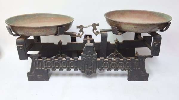 Lot 1298 - BALANCE SCALES