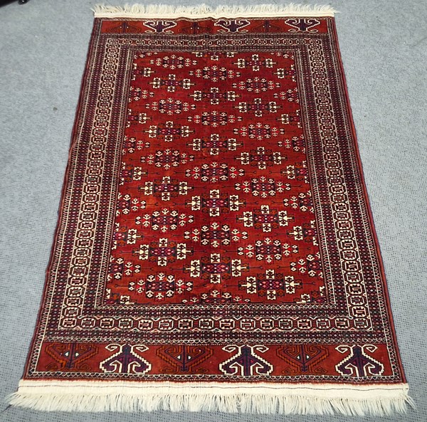 Lot 100 - TURKMEN RUG