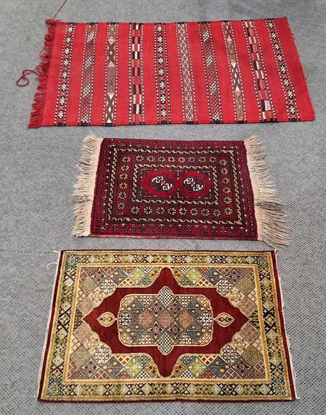 Lot 117 - LOT OF RUGS
