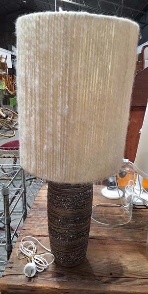 Lot 18 - TABLE LAMP