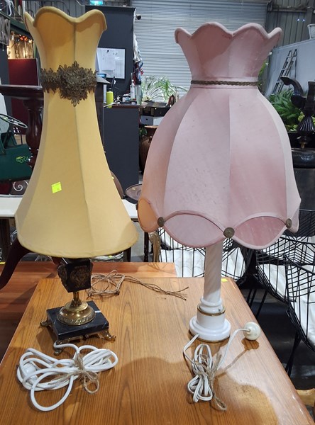 Lot 128 - TABLE LAMPS