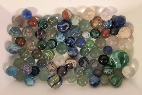 Lot 1257 - MARBLES