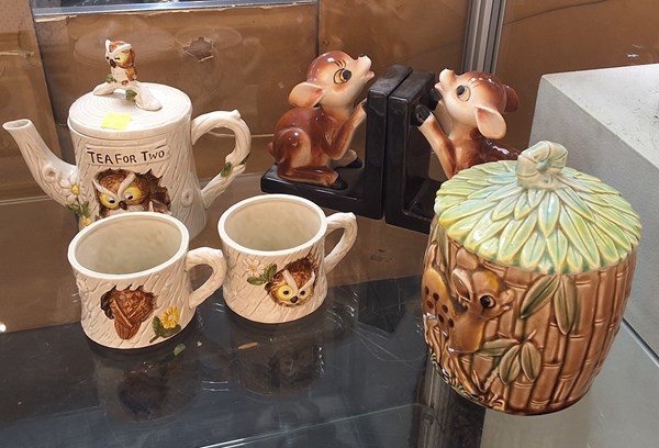 Lot 1162 - RETRO CERAMICS