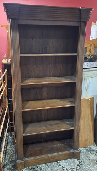 Lot 102 - BOOKSHELF
