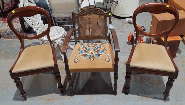 Lot 375 - CHAIR LOT