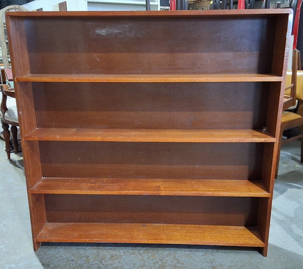 Lot 30 - BOOKSHELF
