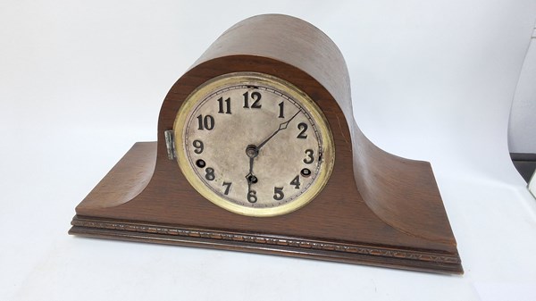 Lot 1303 - MANTEL CLOCK