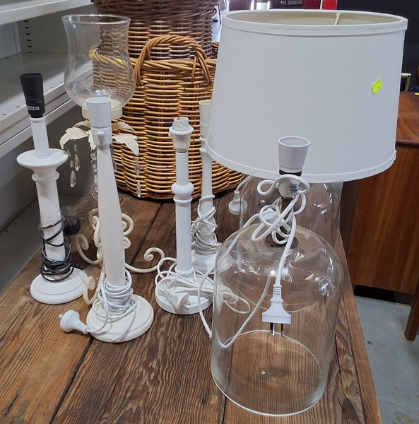 Lot 267 - LAMP LOT