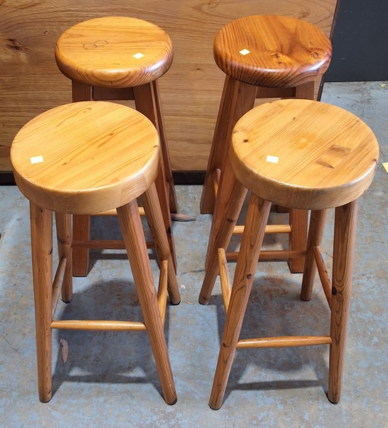 Lot 408 - BARSTOOLS