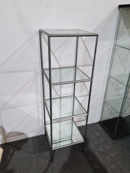 Lot 307 - Display shelf