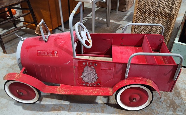 Lot 537 - PEDAL CAR
