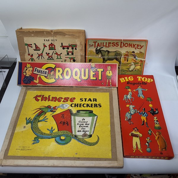 Lot 1367 - BOARD GAMES