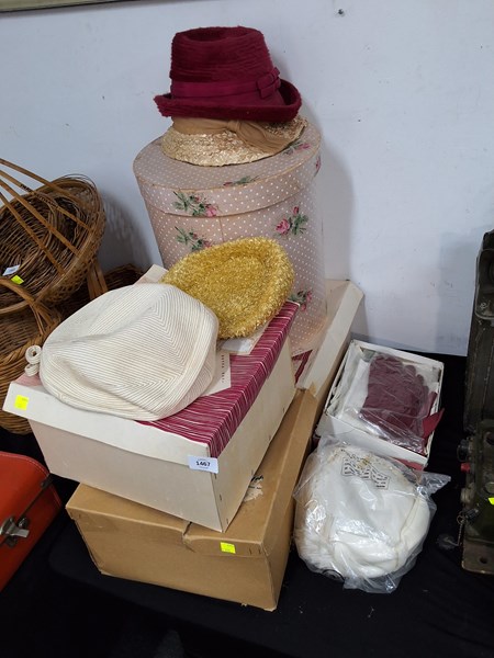 Lot 1467 - FASHION WEAR