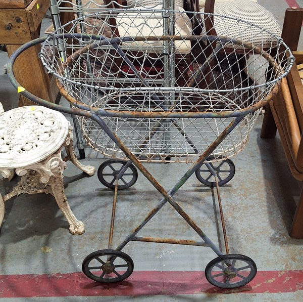 Lot 439 - LAUNDRY TROLLEY