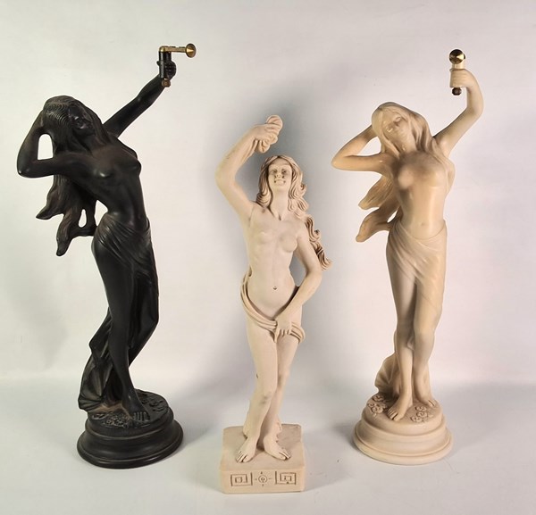 Lot 1447 - FIGURINES