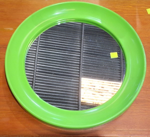 Lot 2 - RETRO FACE MIRROR