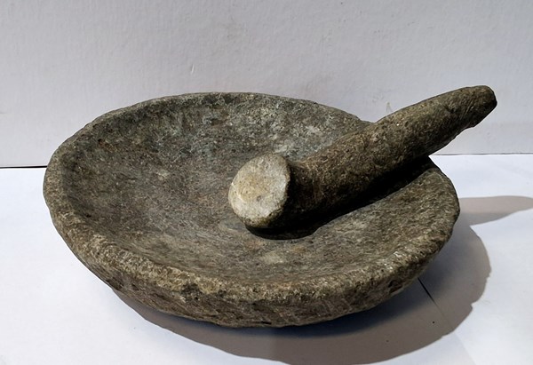 Lot 1465 - MORTAR AND PESTLE