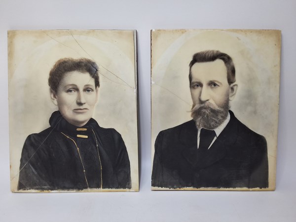 Lot 1251 - PORTRAITS ON GLASS