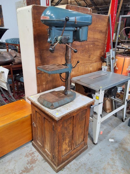 Lot 305 - DRILL PRESS