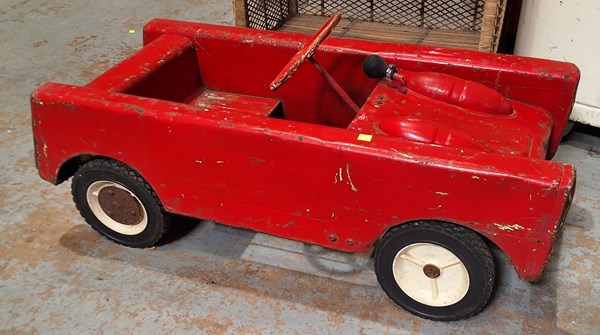 Lot 536 - PEDAL CAR