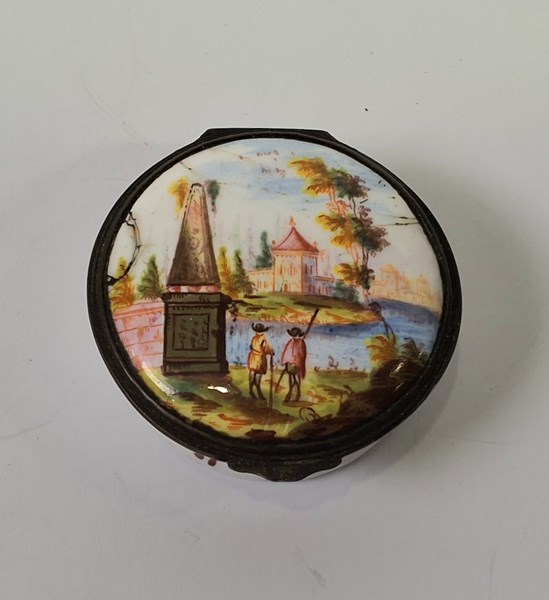 Lot 1014 - PATCH BOX