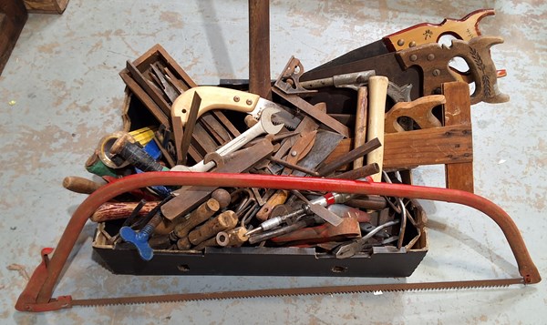 Lot 303 - ASSORTED TOOLS
