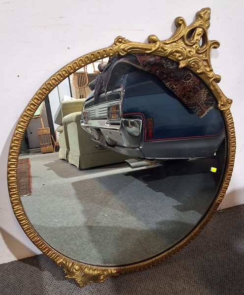 Lot 352 - WALL MIRROR