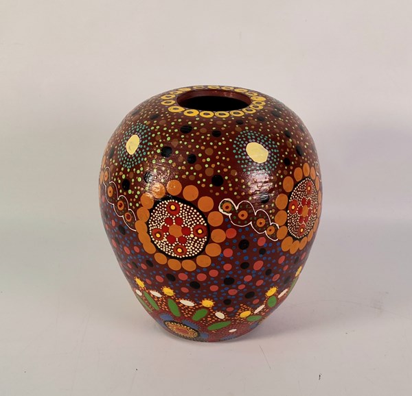 Lot 1359 - VASE