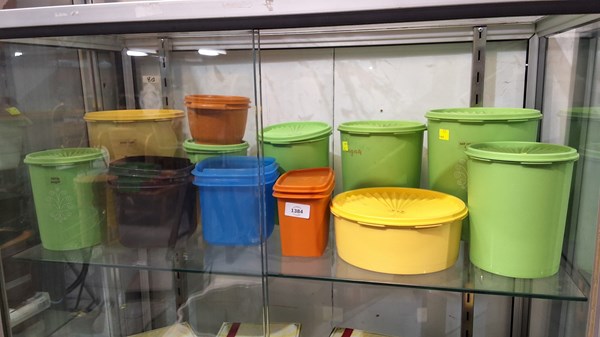Lot 1384 - TUPPERWARE