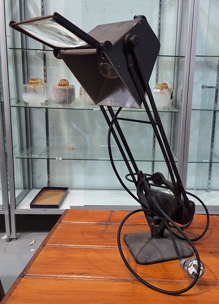 Lot 274 - DESK LAMP