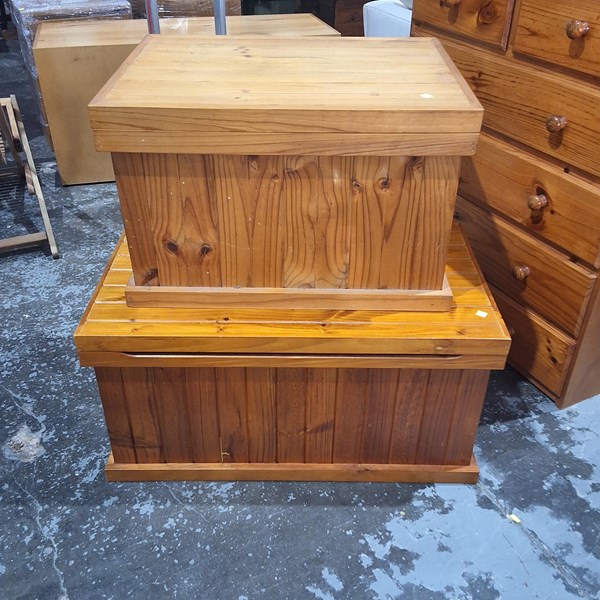 Lot 398 - TRUNKS