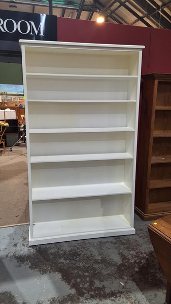 Lot 474 - BOOKSHELF
