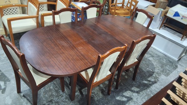 Lot 205 - DINING SUITE