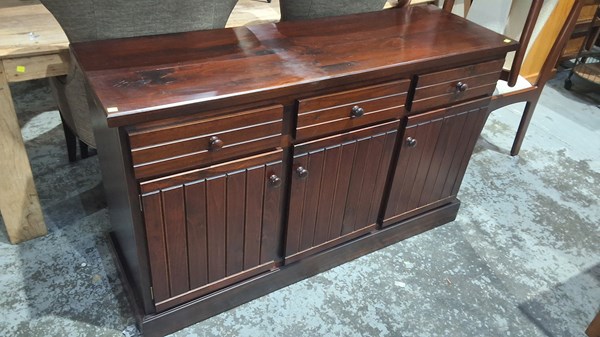Lot 203 - SIDEBOARD