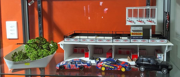 Lot 1403 - MODEL GARAGE