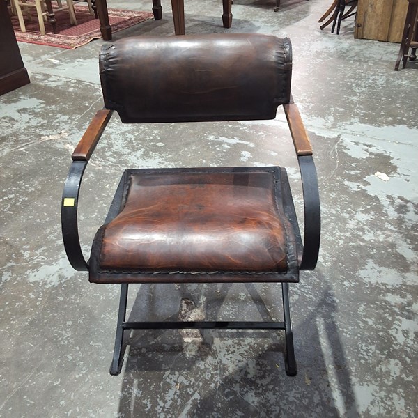 Lot 226 - ARMCHAIR